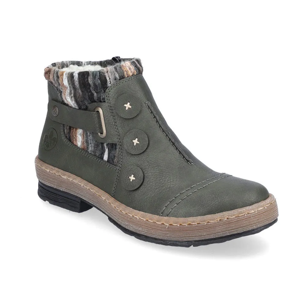 All-weather chic Z6759