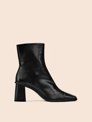 Avila Black Boot Traction Grip