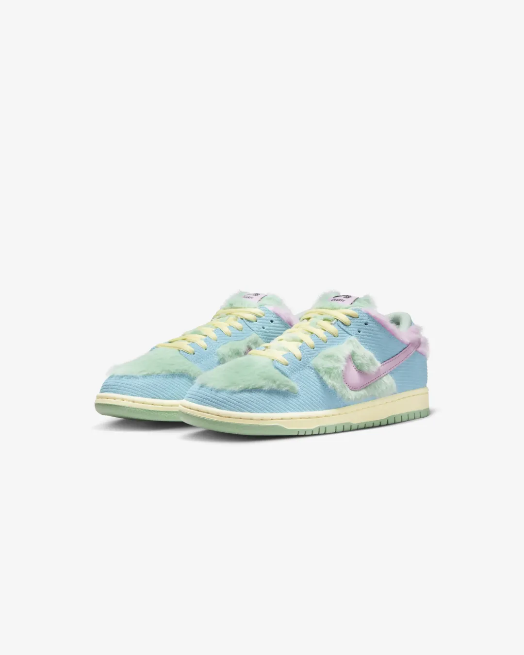 Nike SB Dunk Low Pro x Verdy 'Blue Gaze and Enamel Green' Sneakers Tone Play Sport Edge