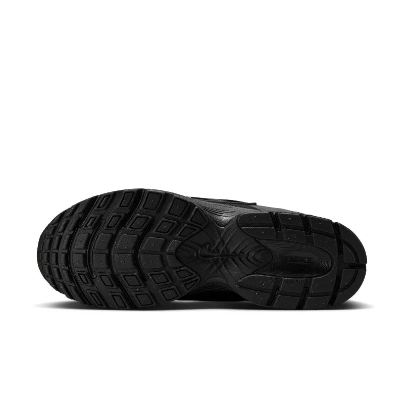 Pointed Toe NIKE V5 RNR