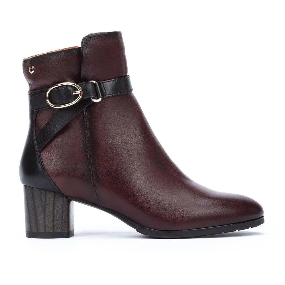Calafat Boot - Caoba Brown Sleek lines