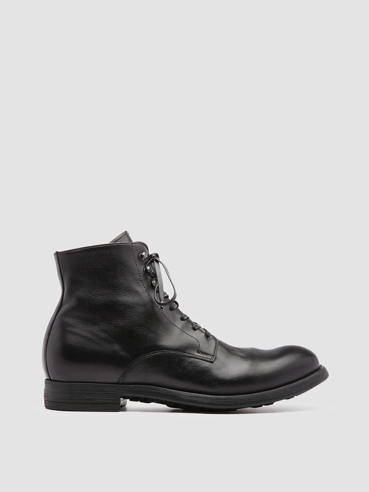 CHRONICLE 004 - Black Leather Ankle Boots All-weather flair