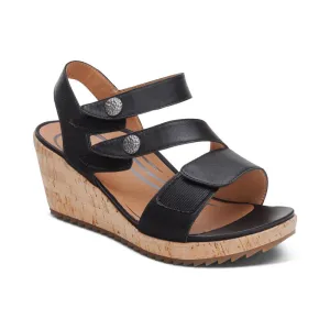 Retro-inspired silhouette Aetrex  Madelyn  SS25