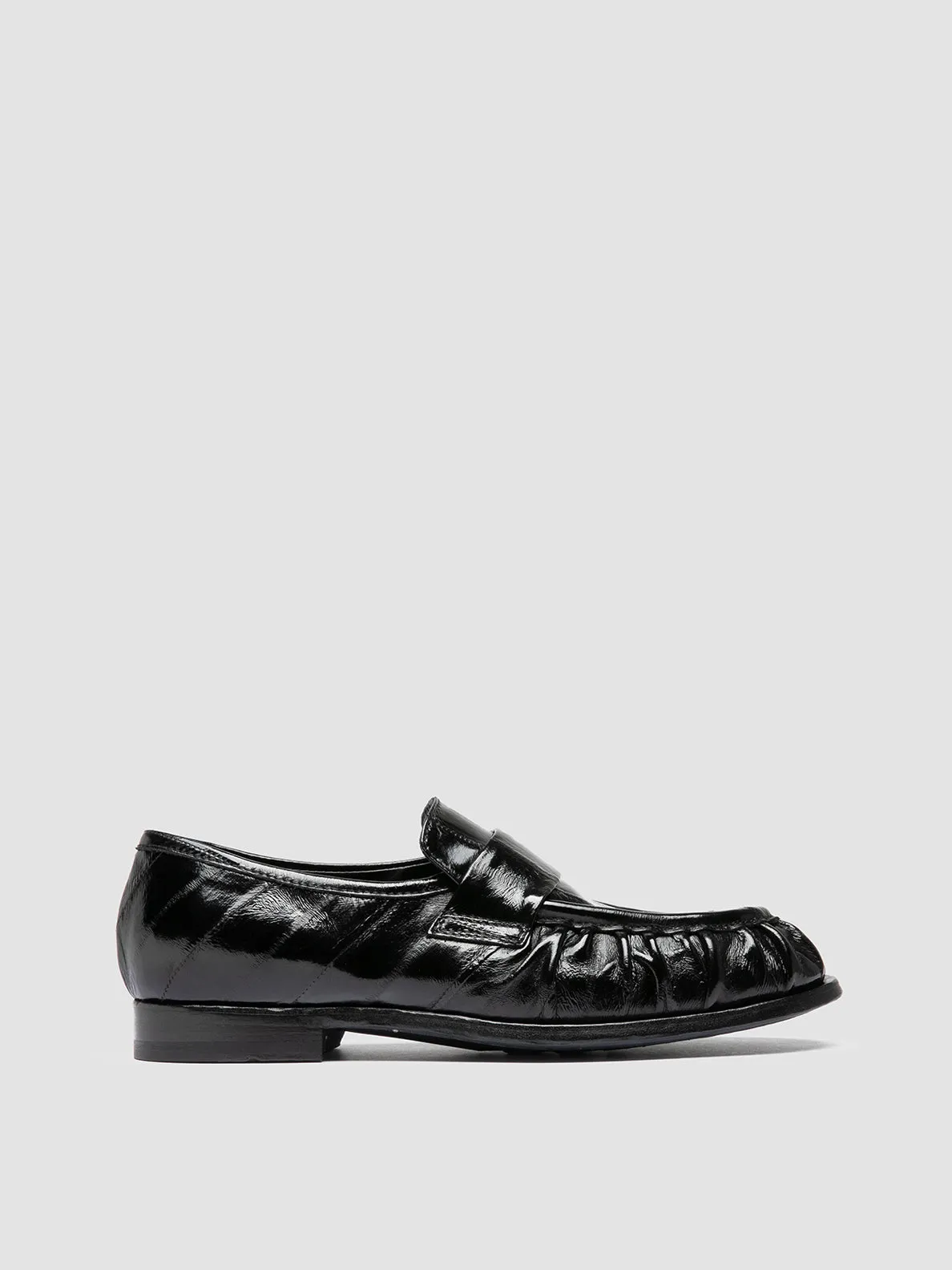 Drill Run Weekend Trip SOLITUDE 107 - Black Leather Penny Loafers