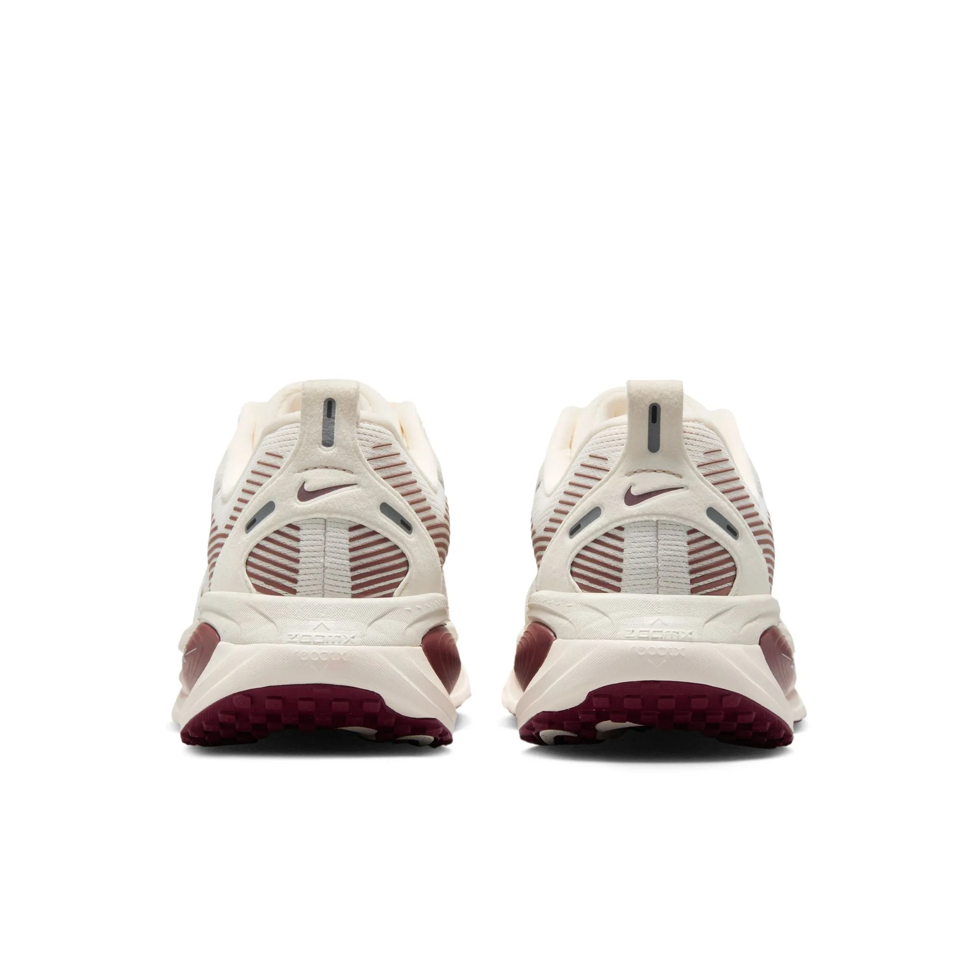 W NIKE VOMERO 18 Ventilated Brave Walk