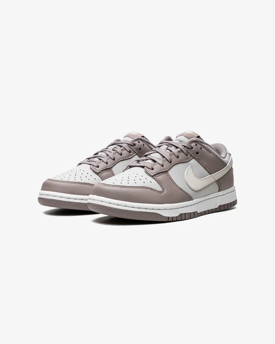 Budget - friendly Hydrodynamic Nike Dunk low Bone Beige Sneakers
