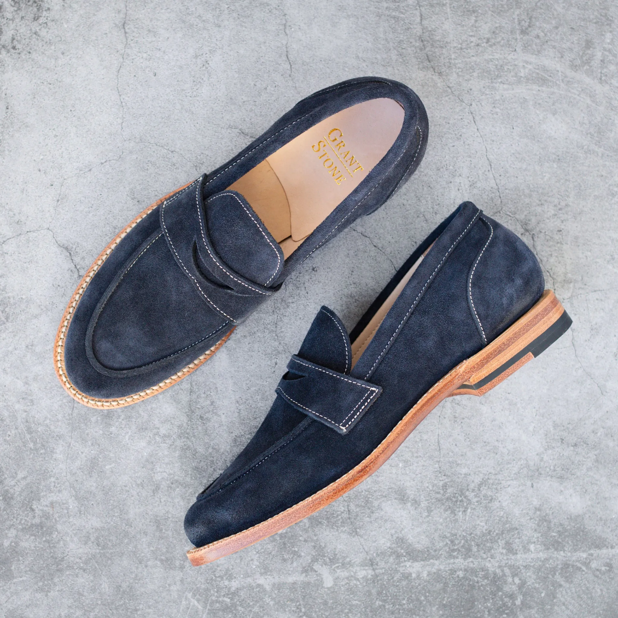 Clara Penny Loafer Midnight Suede Trendy Fit