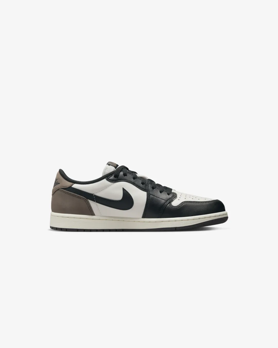 Air Jordan 1 Low OG "Mocha" Sneakers Firm Edge Gloss Mood