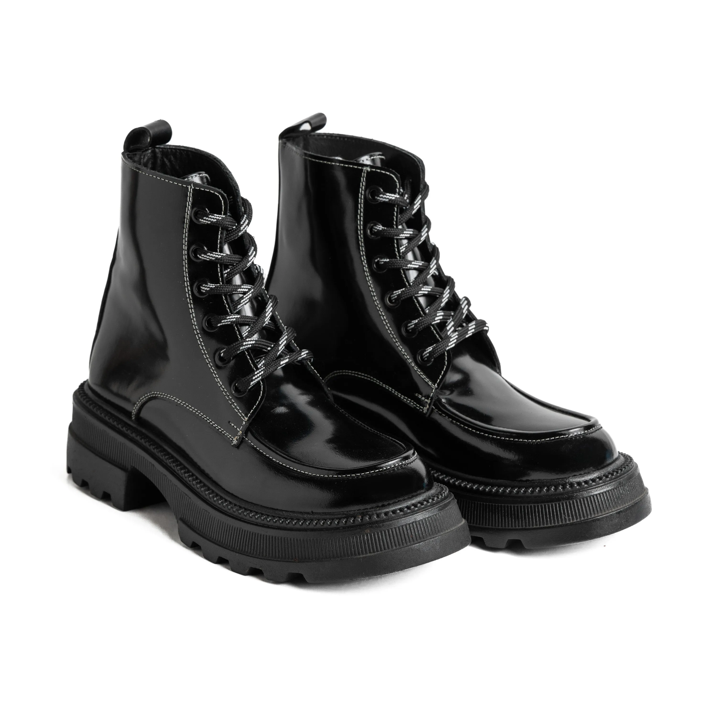 Gloss boots solo trip casual dancers