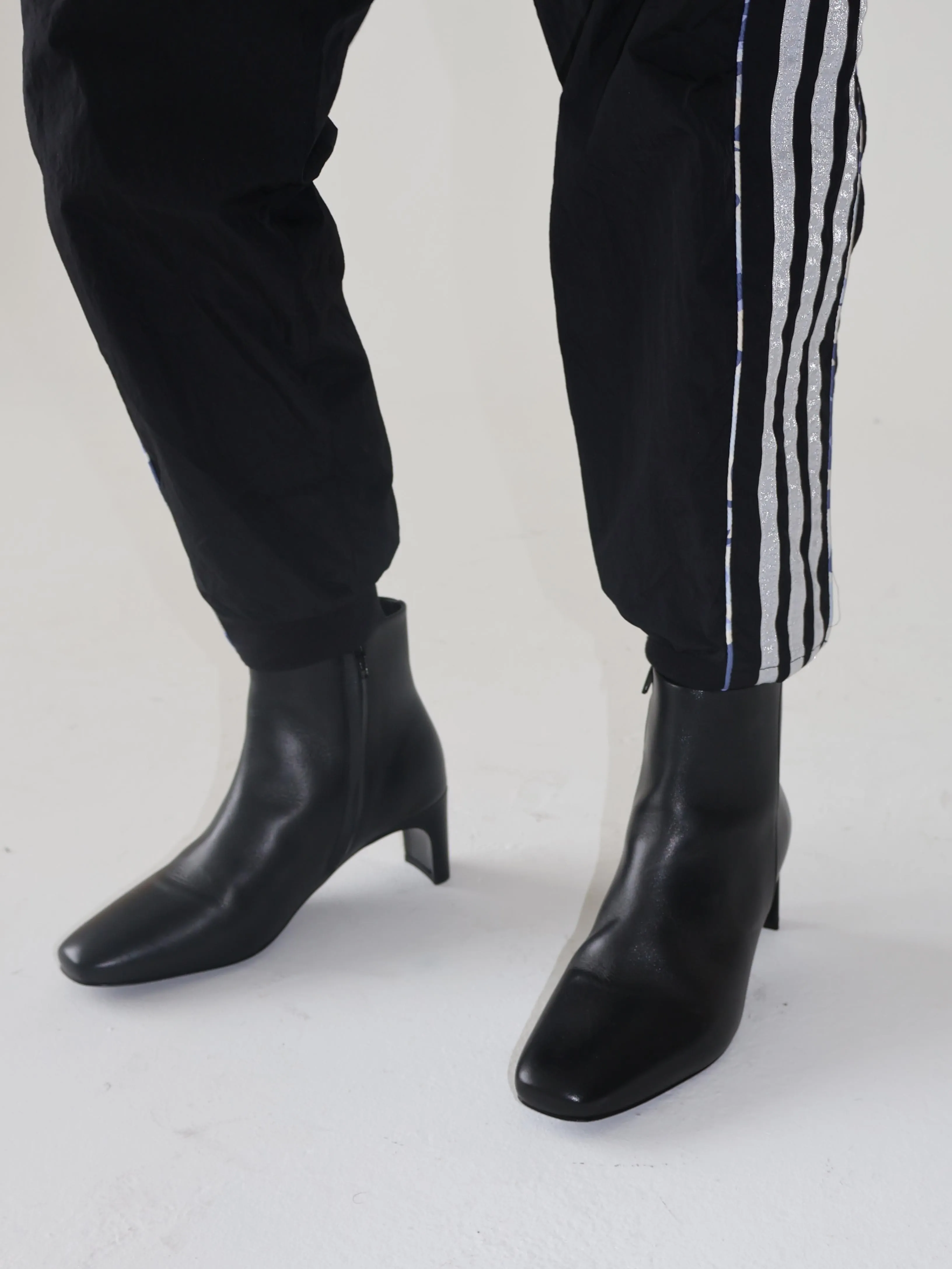 Salema Black Boot Insulated Fit Support Foot