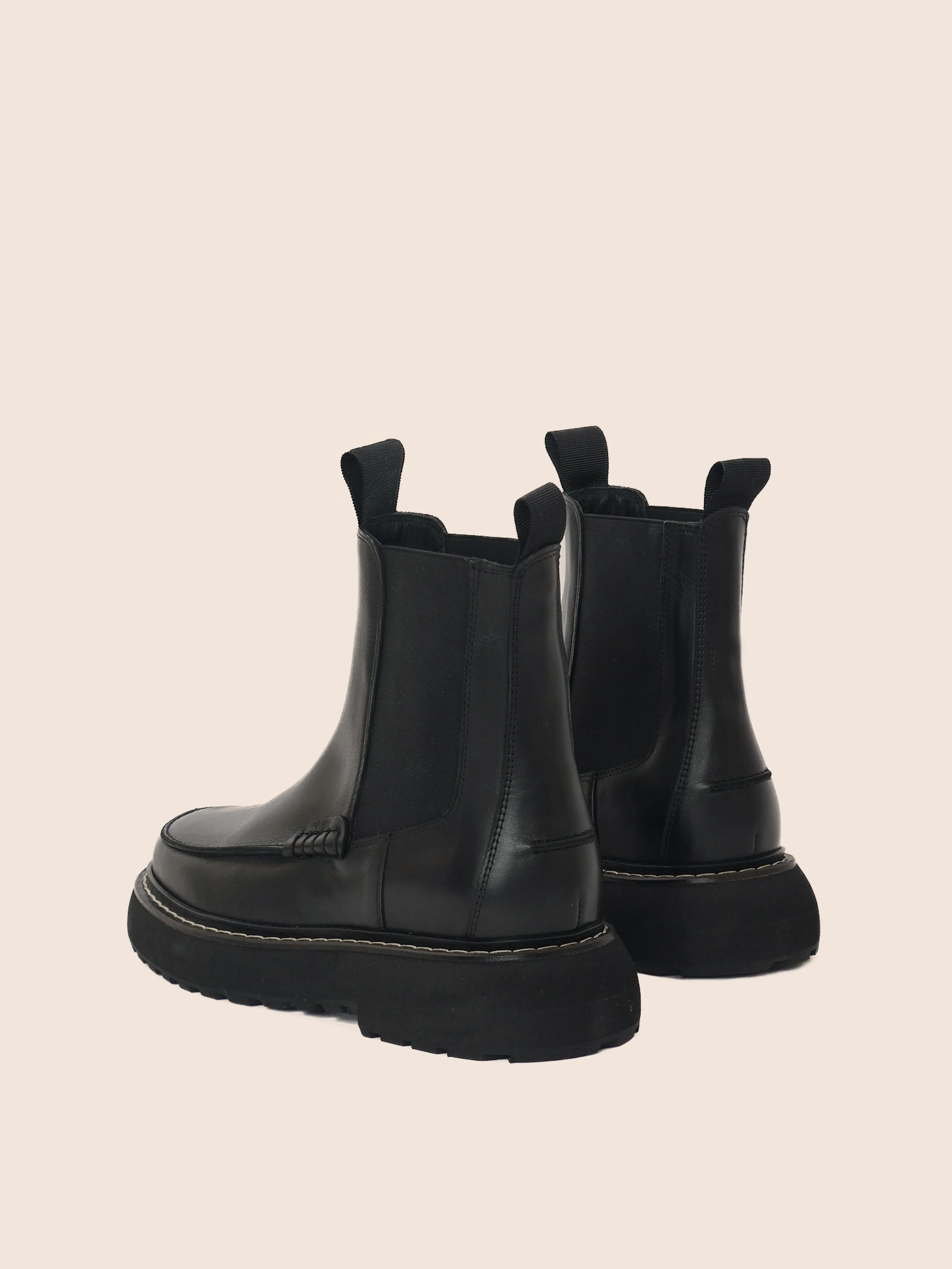 Cushioned Fit Lagoa Black Leather Unlined Boot