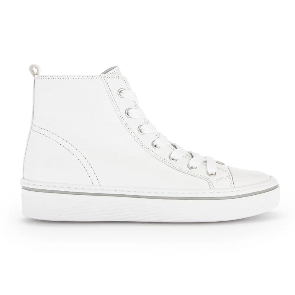 Slim wear Hi Top Sneaker 23160