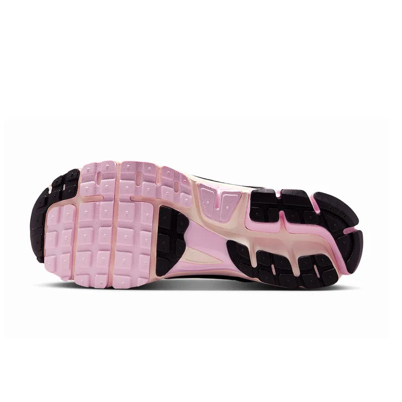 NIKE ZOOM VOMERO 5 Supportive grip Lightweight Design